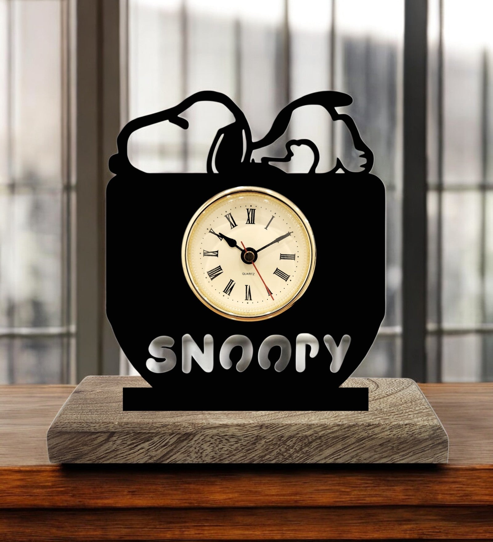 Snoopy Black Table Clock