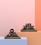 Vlog-a-holic Set of 2 Table Décor