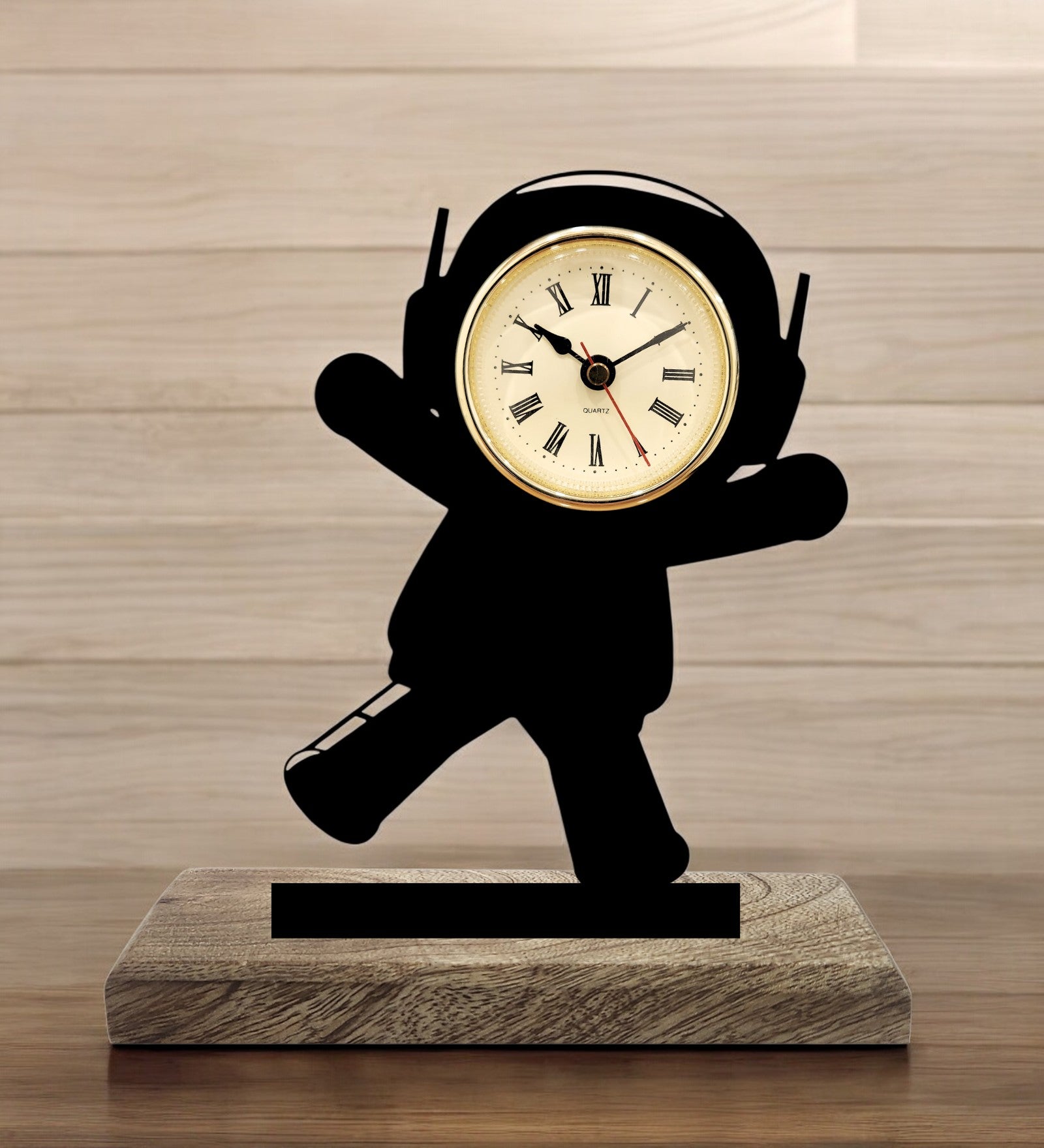 Astronaut Black Table Clock